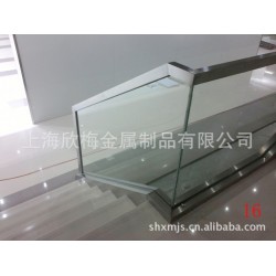供应室内、中庭不锈钢玻璃栏杆、高分子栏杆、扶手。