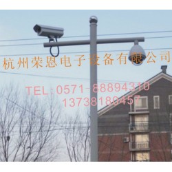 订制3.5米双臂立杆，球机枪机直臂双摄像机杆，道路小区探头支架