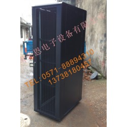 订制19“标准网络机柜，42U2米高服务器放置柜，1米深交换机柜