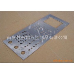 【厂家供应】加工网络机箱配件 ,型材机箱配件 网络机柜零部件