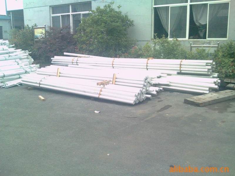 铝型材挤压、氧化、拉丝、贴膜、冲裁、折弯