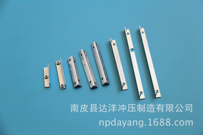 钣金件加工定制 变频器上下盖连接件 压铆件 精密级