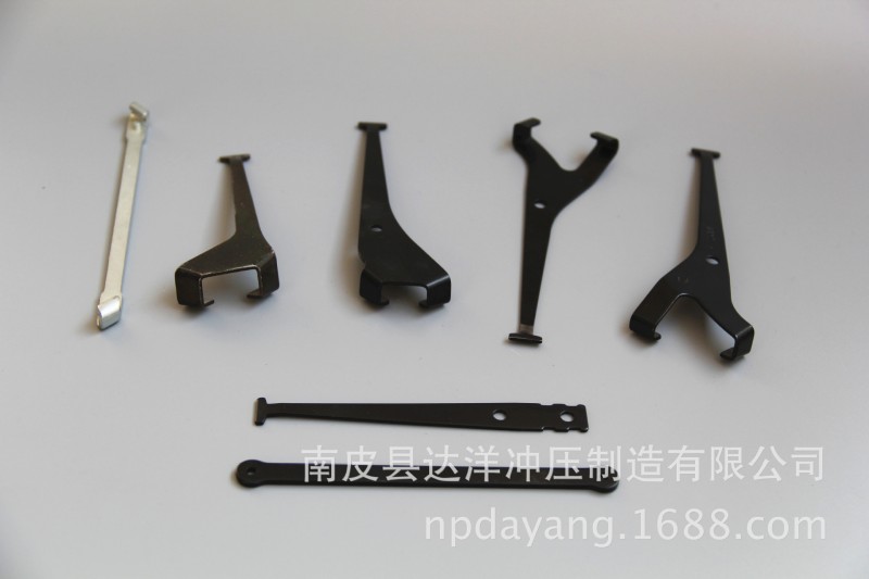 供应优质冲压件 拉杆件 连接件
