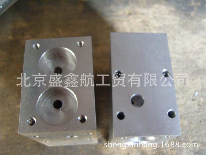 生产制作各种钣金零件、机加工、CNC加工中心精加工产品