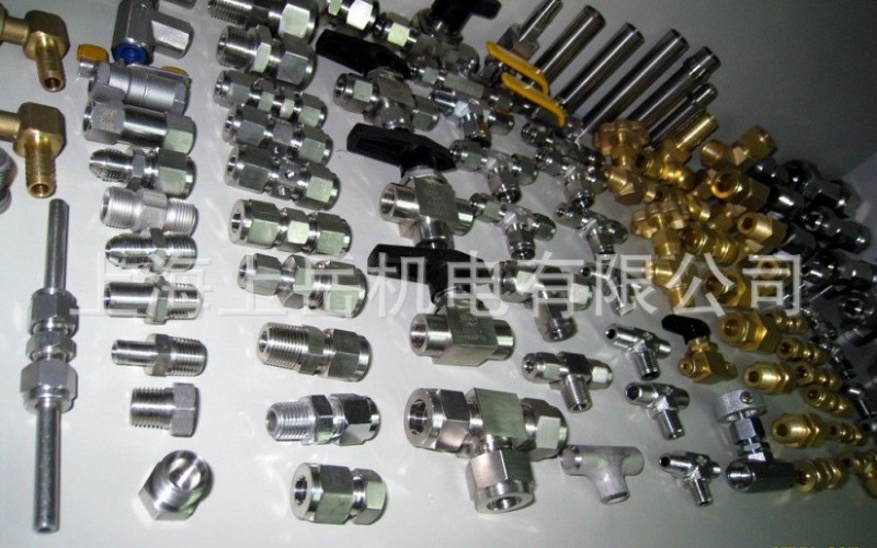高精密高压卡套式三通变径外螺纹NPTF软管衬套式扩口接头硬管焊接