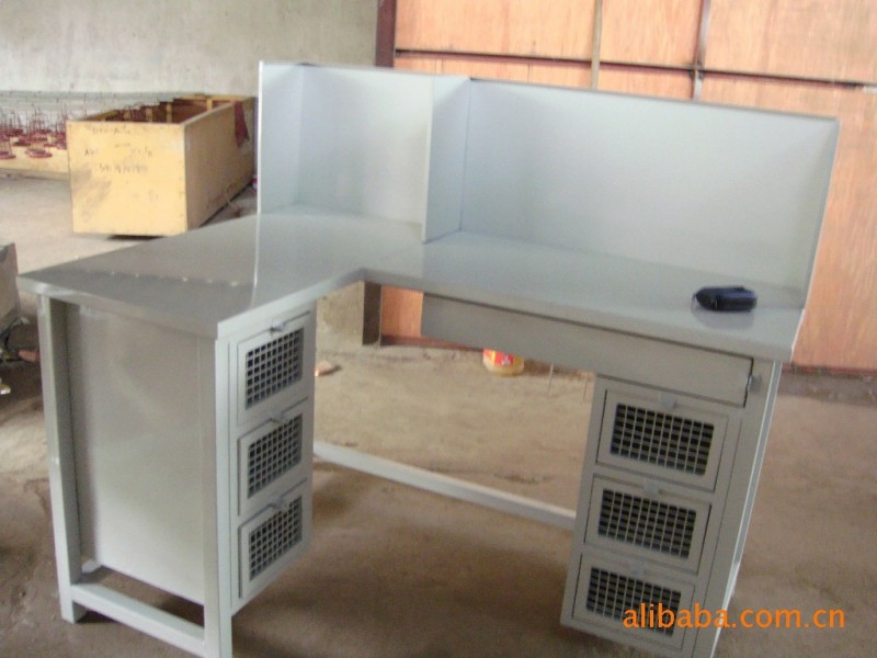 供应各种箱体柜体等钣金加工