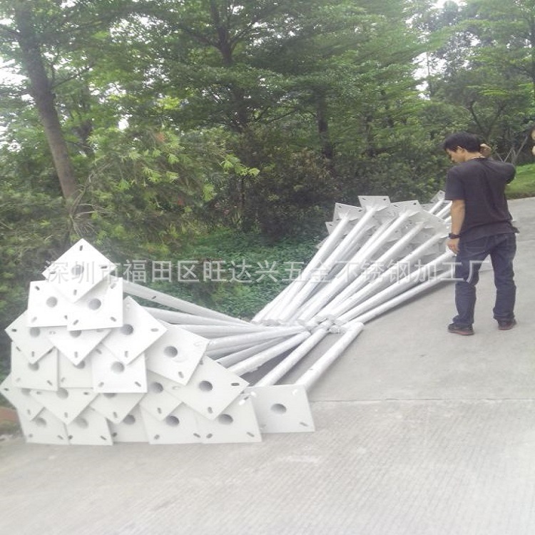 灯杆焊接,灯杆定做,道路灯杆制作