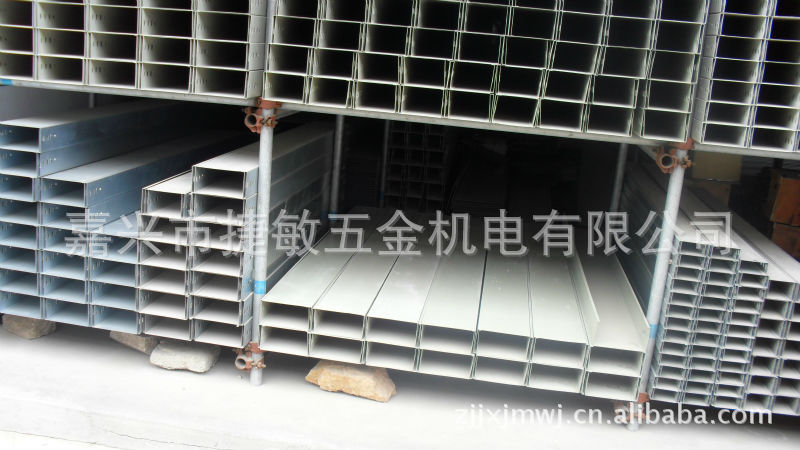 供应大量梯式槽式桥架供应