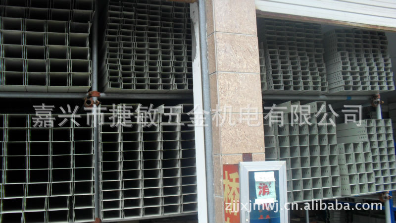 供应大量梯式槽式桥架供应