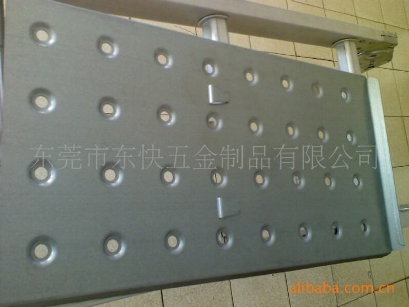 供应铝单板 蜂窝板幕墙 钣金冲床折弯加工,装饰网板,护栏 定制