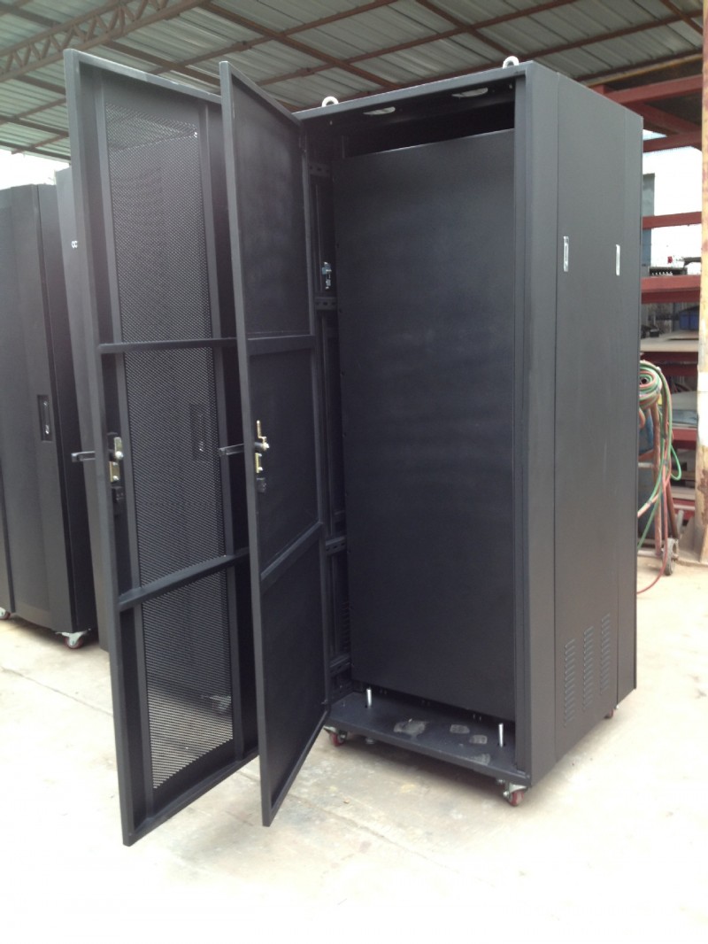 深圳钢结构工程,钢结构报价,钣金机箱机柜,大型水箱