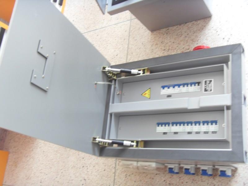 专业钣金加工并生产不锈钢机箱,各种仪器