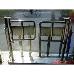 供应不锈钢楼梯栏杆，不锈钢护栏，不锈钢栏杆扶手，栏杆加工