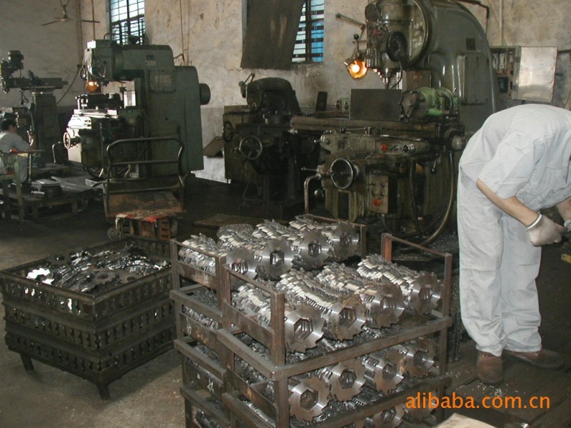 加工 专业对外提供特种钢板刀片冲压加工