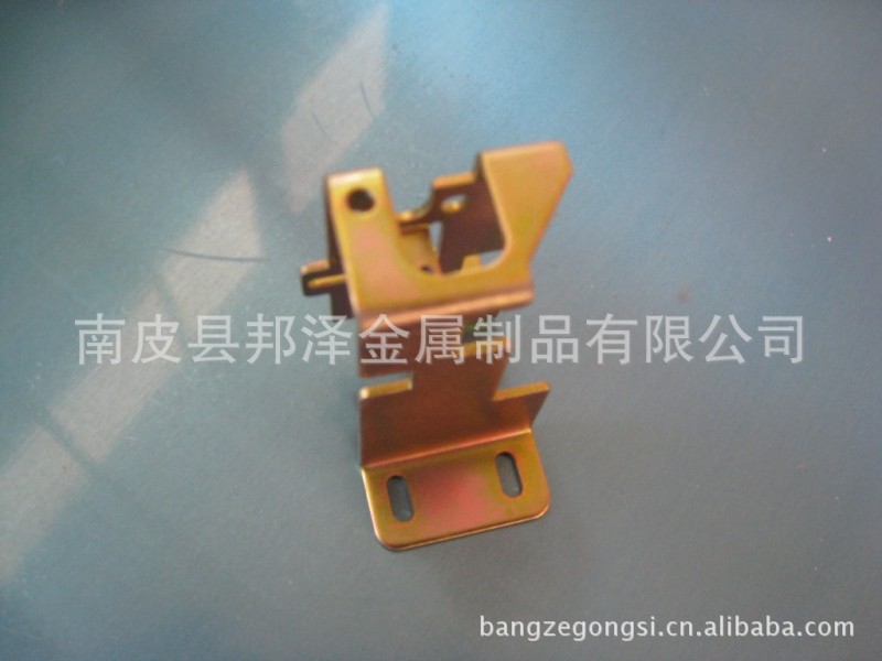 厂家常年供应精密五金件、不锈钢冲压件、拉伸件、钣金件等。