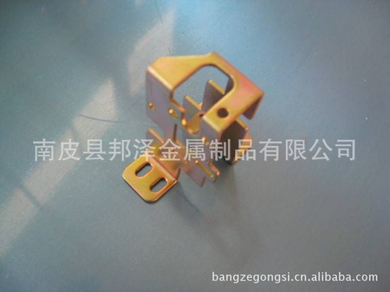 厂家常年供应精密五金件、不锈钢冲压件、拉伸件、钣金件等。