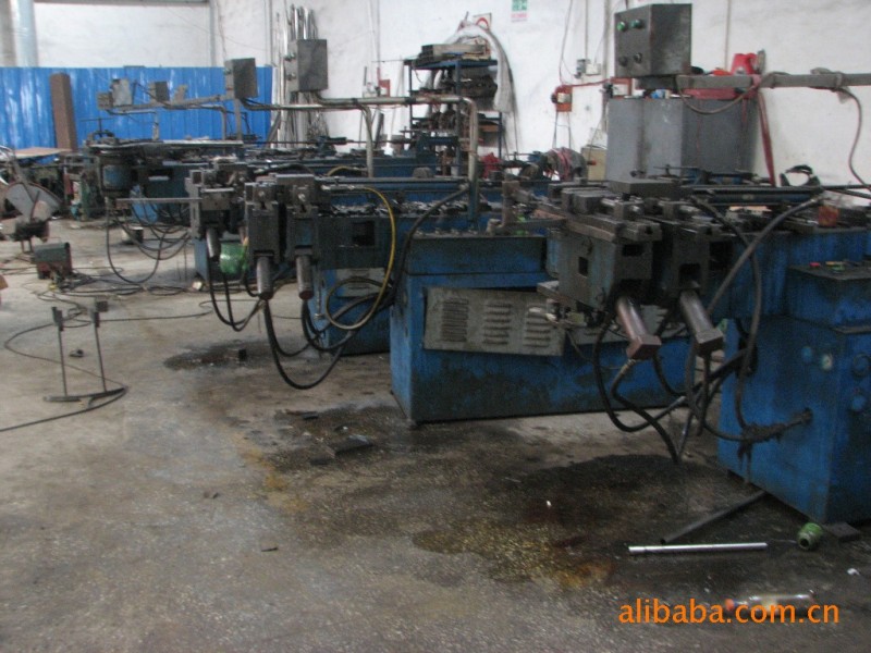 提供各种异形不锈钢弯管加工 抽心液压弯管加工