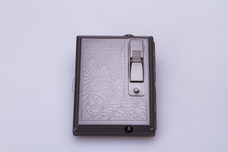 厂家热销 创意带防风打火机金属烟盒 个性时尚超薄烟盒 男士精品