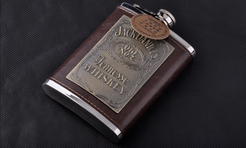 百诚正品杰克丹尼酒标户外酒具304不锈钢包皮8盎司大酒壶特价包邮
