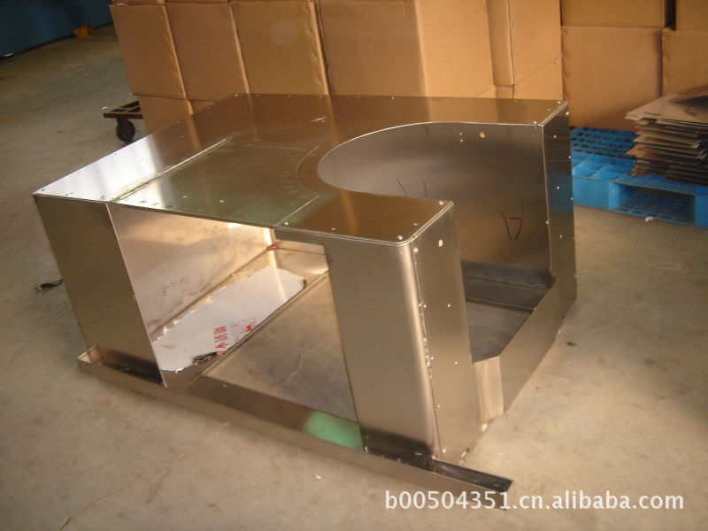 专业提供生产钣金、不锈钢、非标机箱、机柜等金属制品