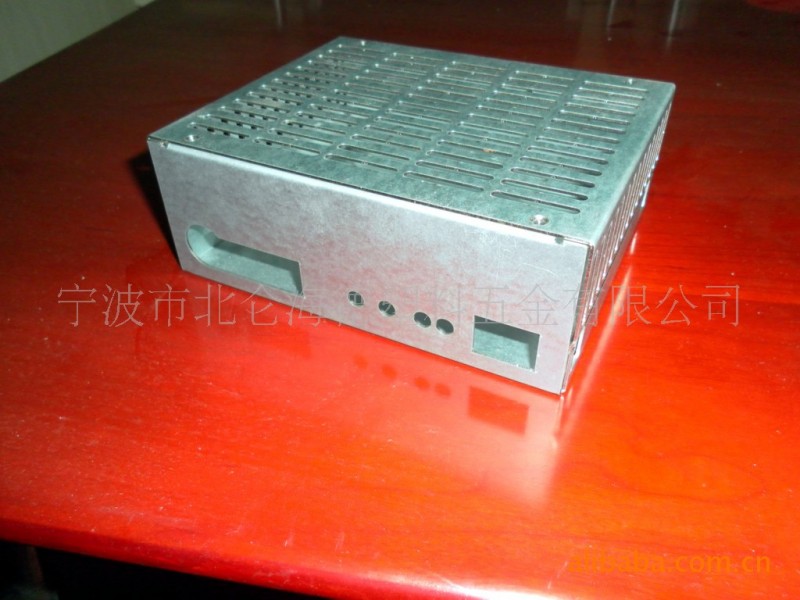 供应精密钣金、冲压、激光切割、五金模具、塑料制品!