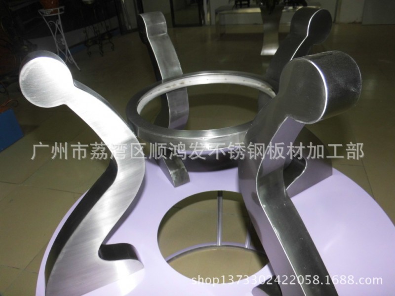 定做艺术形展厅不锈钢花盆,会议厅不锈钢花瓶,房地产大厅装饰品