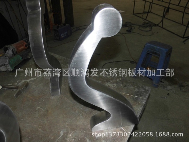 定做艺术形展厅不锈钢花盆,会议厅不锈钢花瓶,房地产大厅装饰品