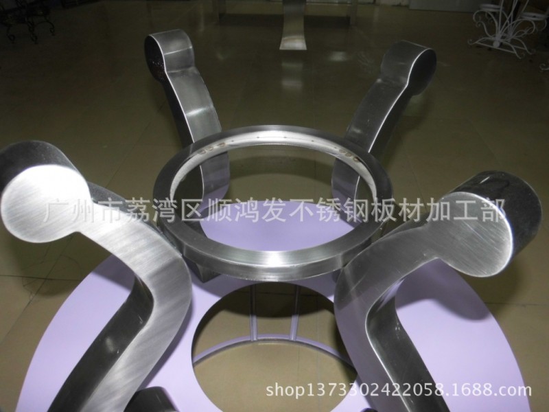 定做艺术形展厅不锈钢花盆,会议厅不锈钢花瓶,房地产大厅装饰品