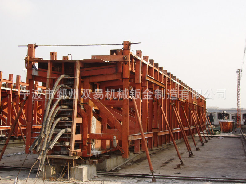 小额批发高铁墩柱桥梁墩柱钢模板 品质保障