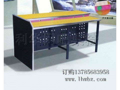 网吧桌