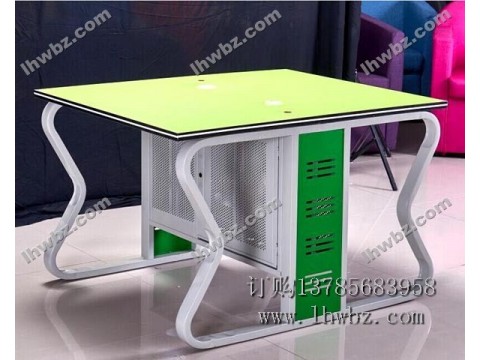 网吧桌