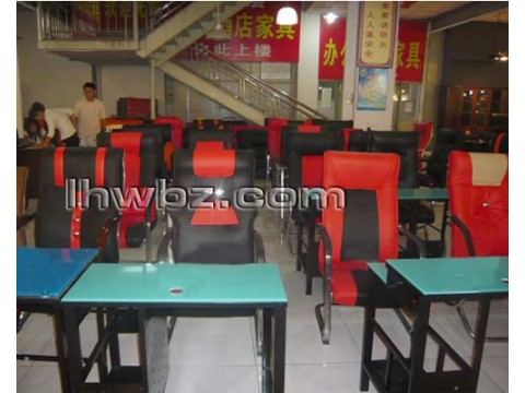 张家口市赤城县汽车站底商心愿网吧