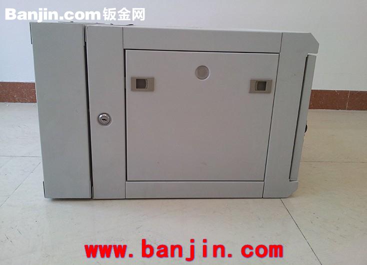 4U标准网吧用机柜 可定制专业的壁挂式双结构网络交换机挂墙柜