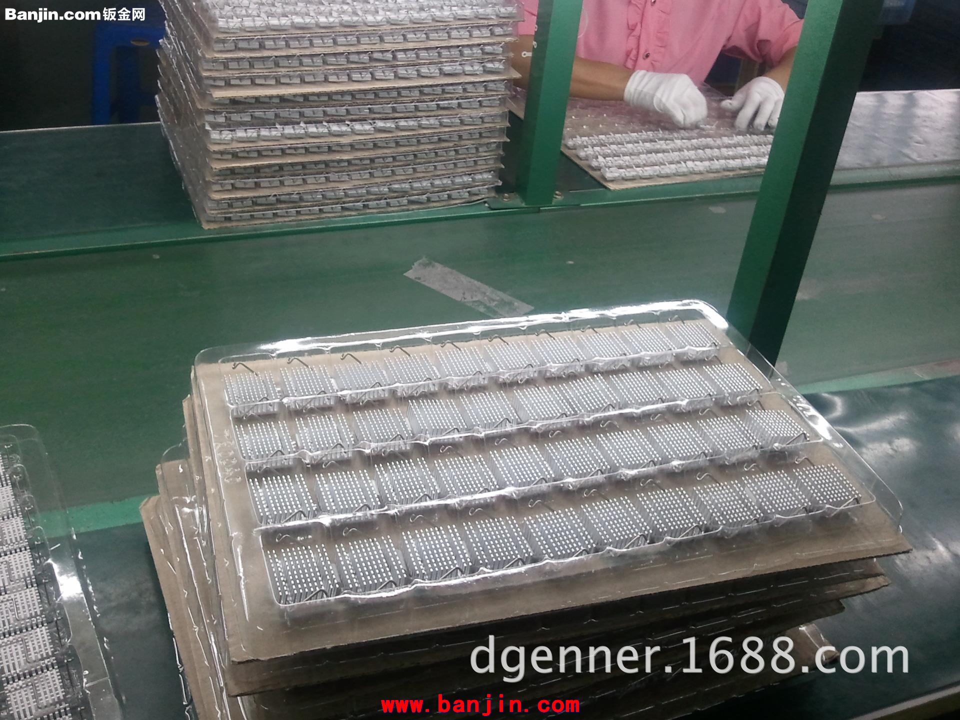 深圳供应散热片 电子芯片散热片 挤压铝散热器 欢迎各种尺寸