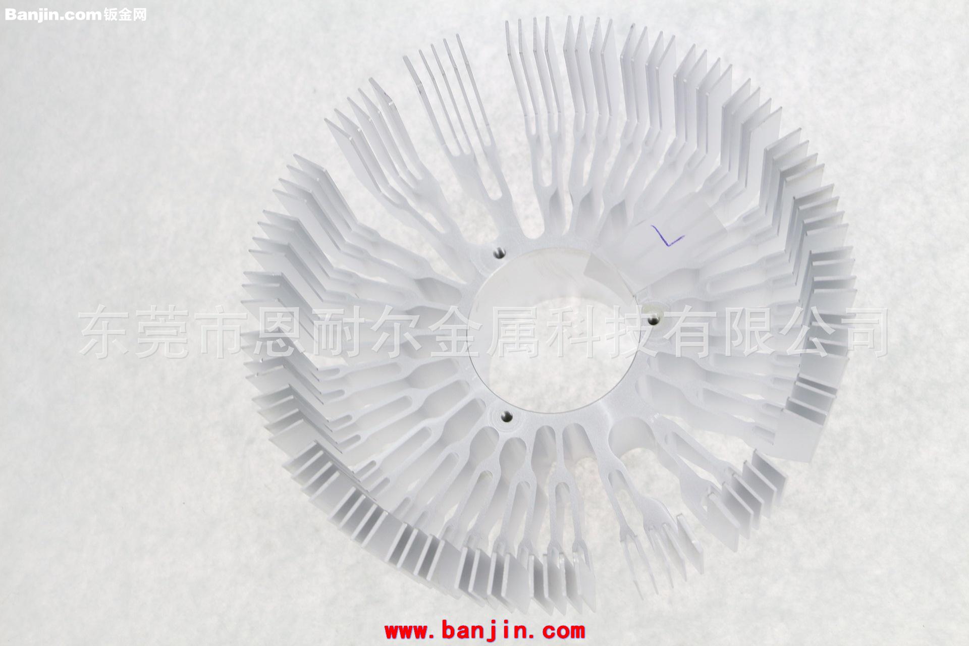 专业厂家供应LED铝型材散热器，太阳花散热器，LED工矿灯散热器
