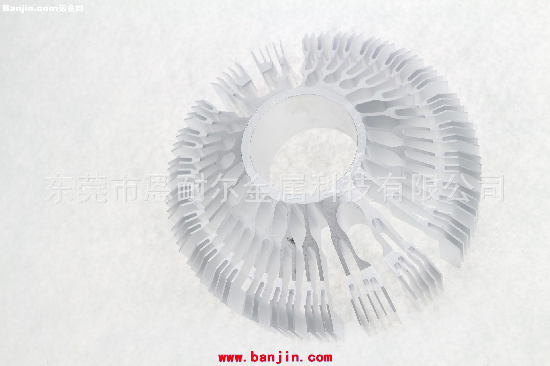 专业厂家供应LED铝型材散热器，太阳花散热器，LED工矿灯散热器