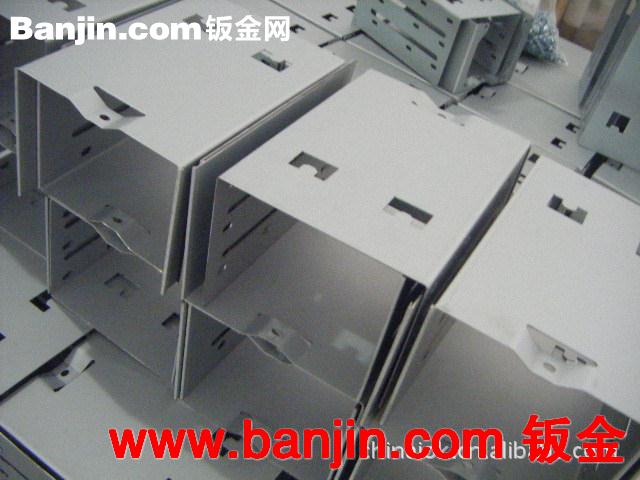 精密钣金加工厂/数控钣金冲床折弯,来图加工/烤漆加工免费打样