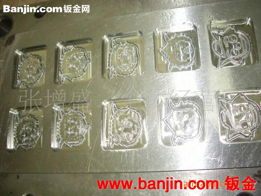 提供各种中小型零件加工及非标零件加工，模具配件等