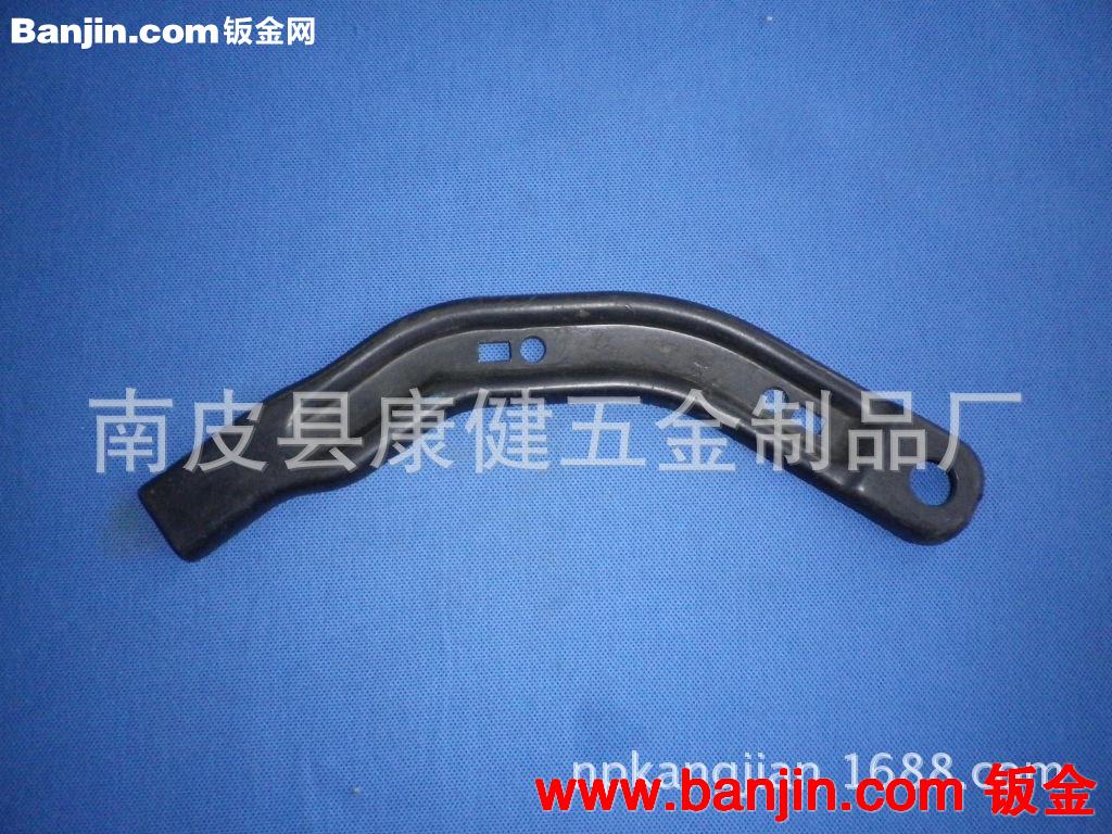 厂家热销大型五金汽车配件，钣金件，机箱加工中心，冲压件