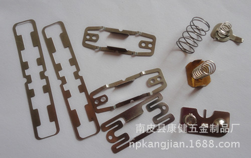 厂家定做优质冲压件，弹簧手扣，三轮车冲压件，电机壳拉伸件