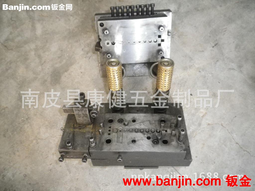 承揽各种级进模，单工序模具制造，加工各种冲压件模具加工制造