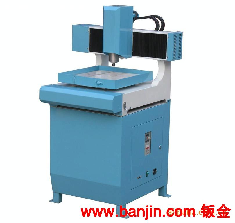 专业供应机箱机柜 显示屏 操作台u箱 异型产品 通讯机柜