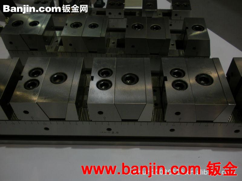 提供模具加工，汽车注塑件加工，装饰件，汽车扇叶， 塑料加工