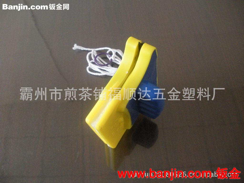 厂家热销新型5元塑料钓鱼凳 ，铁管椅子 塑料卡通折叠凳子