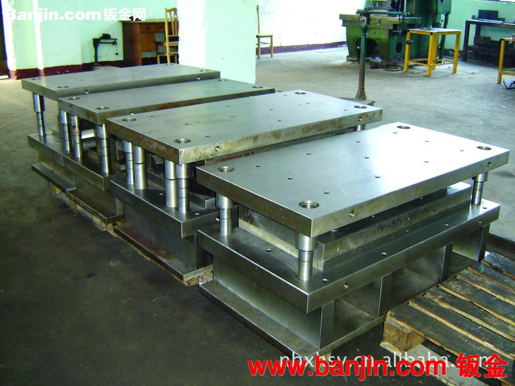 提供汽车冲压模具拉伸冲压模具汽车钣金模具