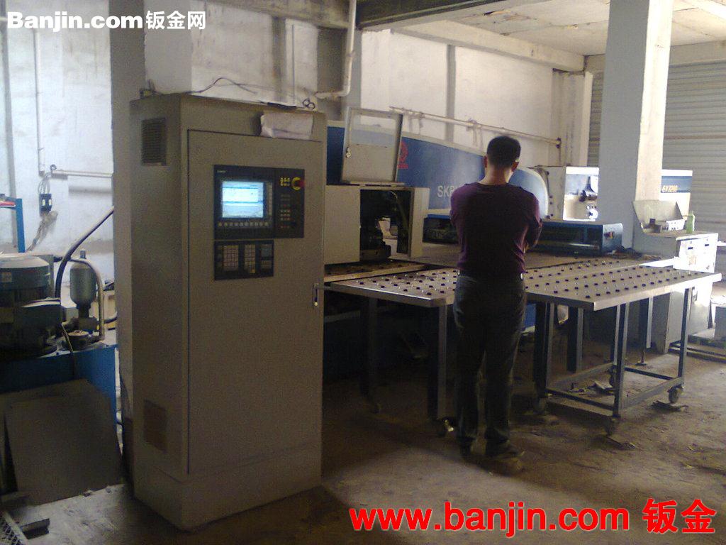 专业钣金加工 五金制品加工 LED箱体加工 查询机壳体 电脑机箱