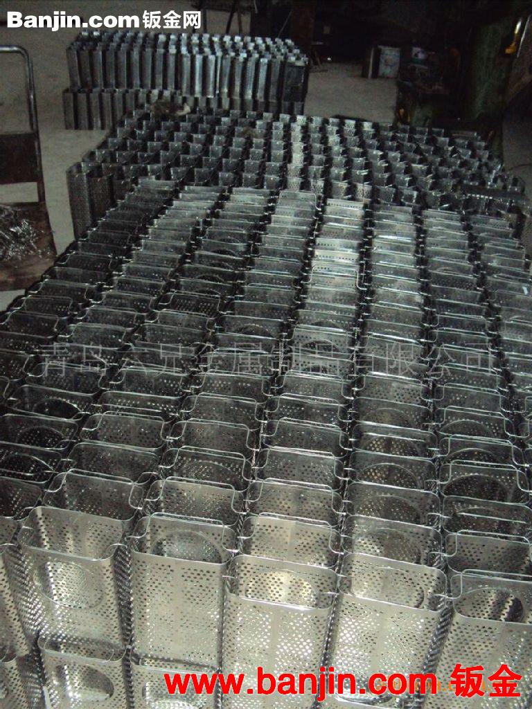 提供大批量铁板钣金，折弯，焊接组装综合加工