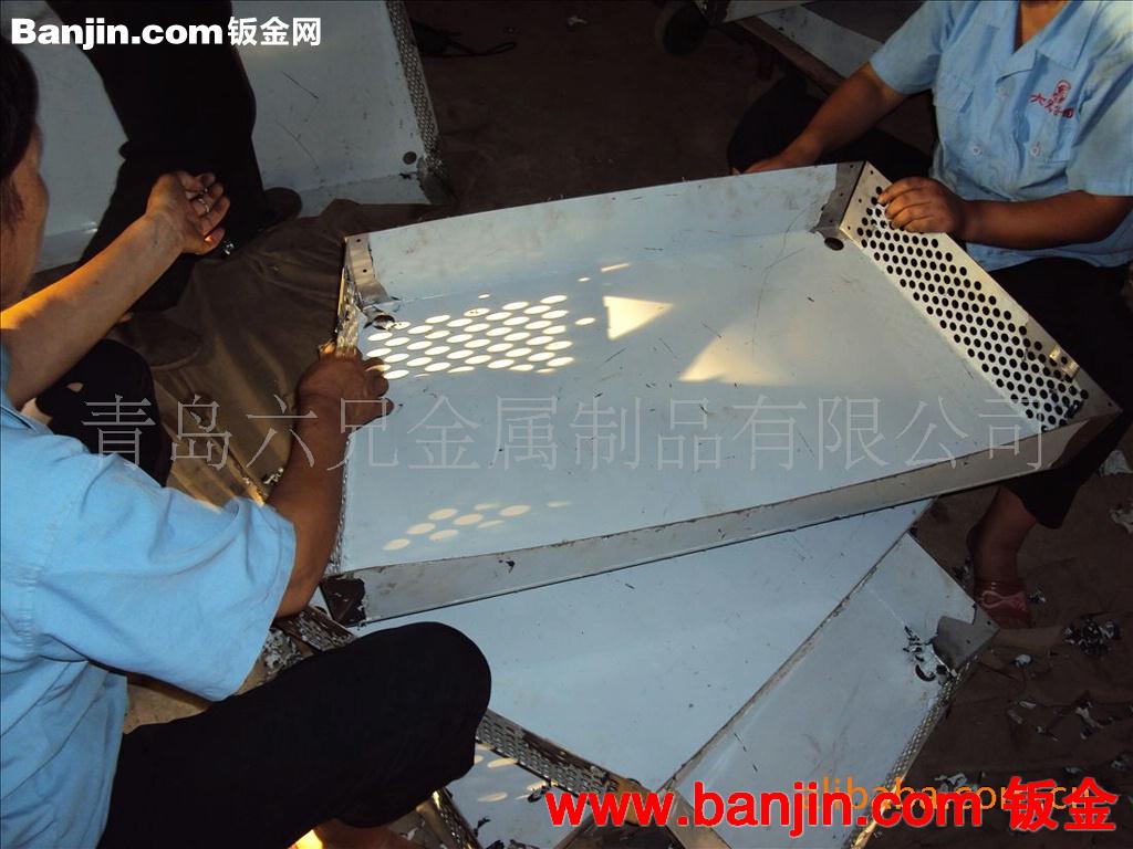提供大批量铁板钣金，折弯，焊接组装综合加工
