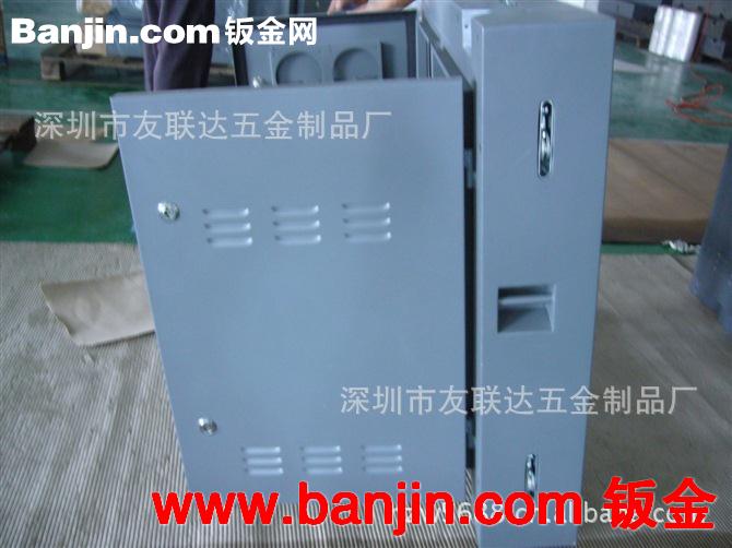 LED 前 维护箱体
