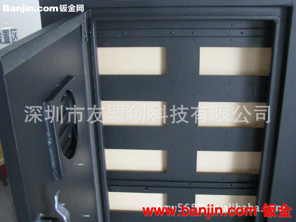 LED 前 维护箱体